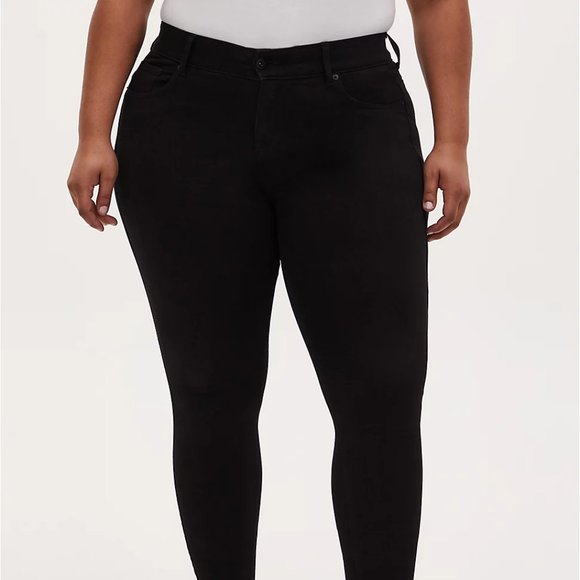 TORRID BOMBSHELL SKINNY JEAN - PREMIUM STRETCH - Picture 3 of 5